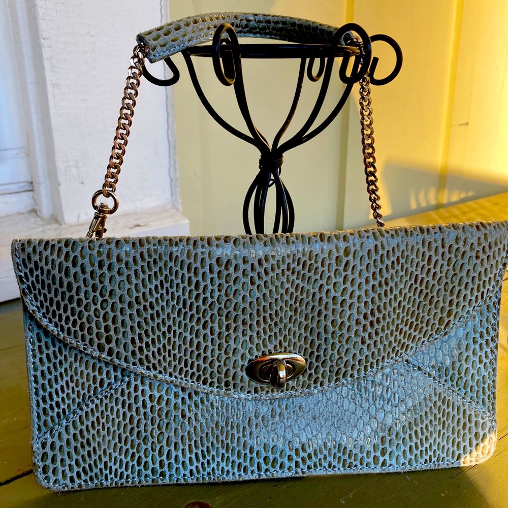 Sorial clutch/wristlet